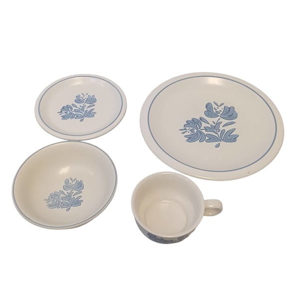 Pfaltzgraff Yorktowne Stoneware Partial Dinner Set - Picture 1 of 5